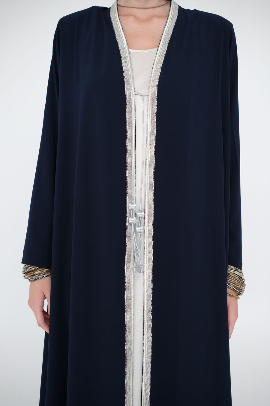 MINIMAL BISHT