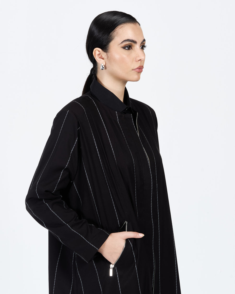 STRIPED DIAGONAL ZIPPER POCKET ABAYA