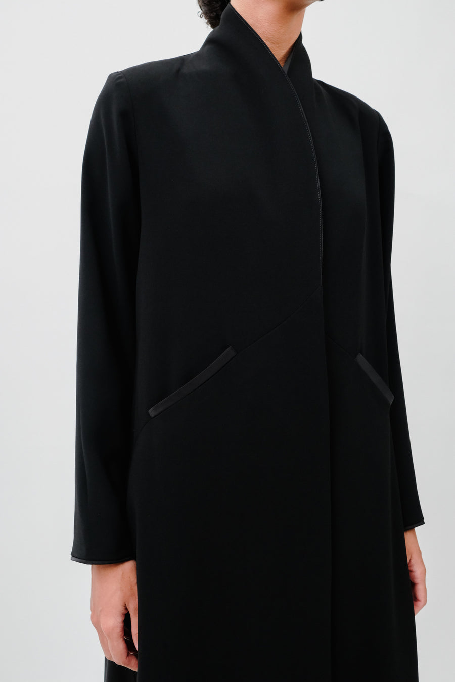 SILK ACCENT BLAZER ABAYA