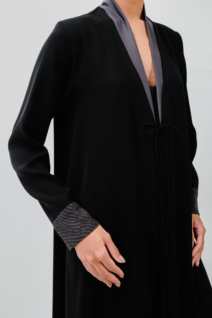 THE FINGERPRINT TIE ABAYA