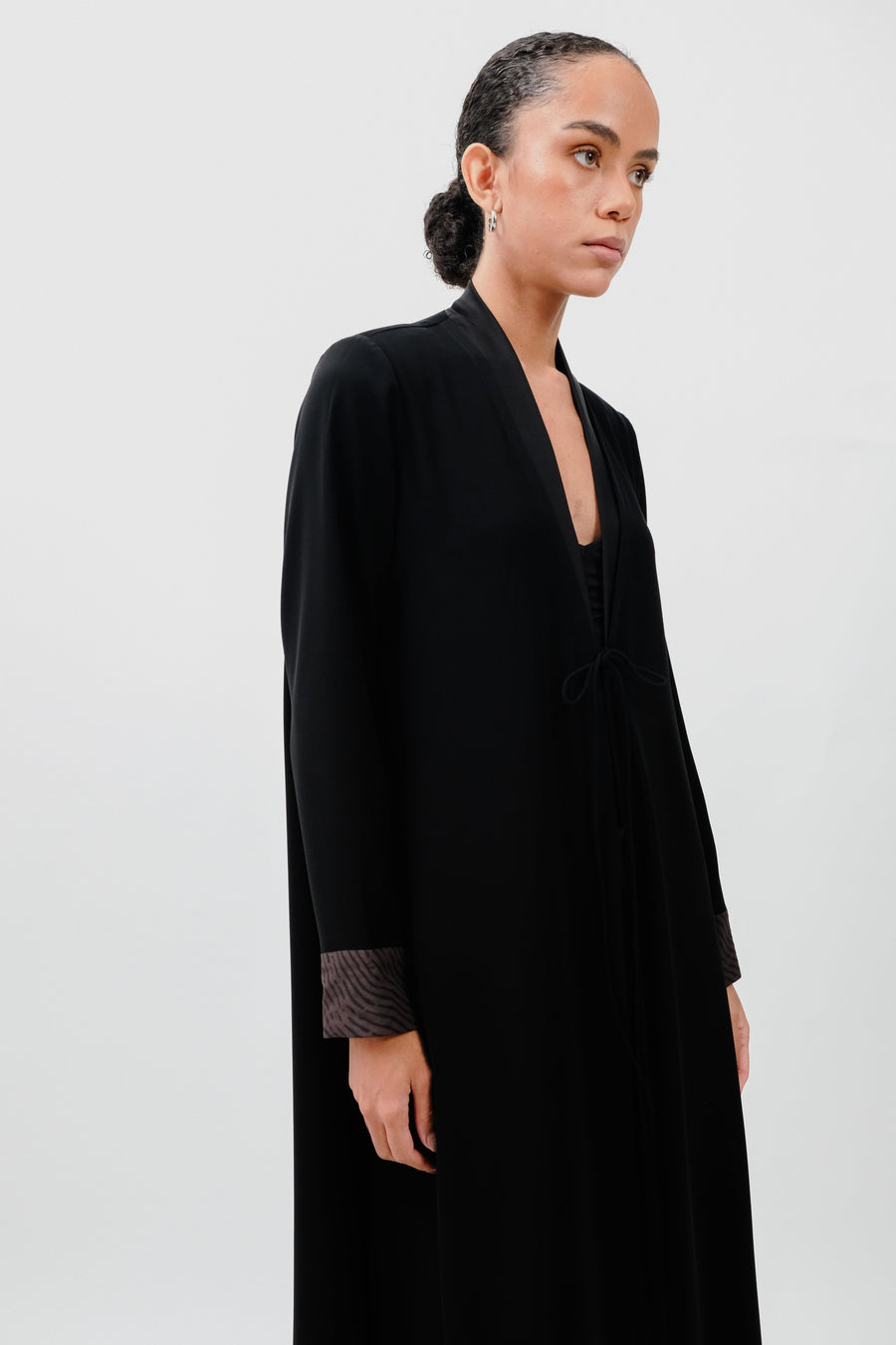 THE FINGERPRINT TIE ABAYA