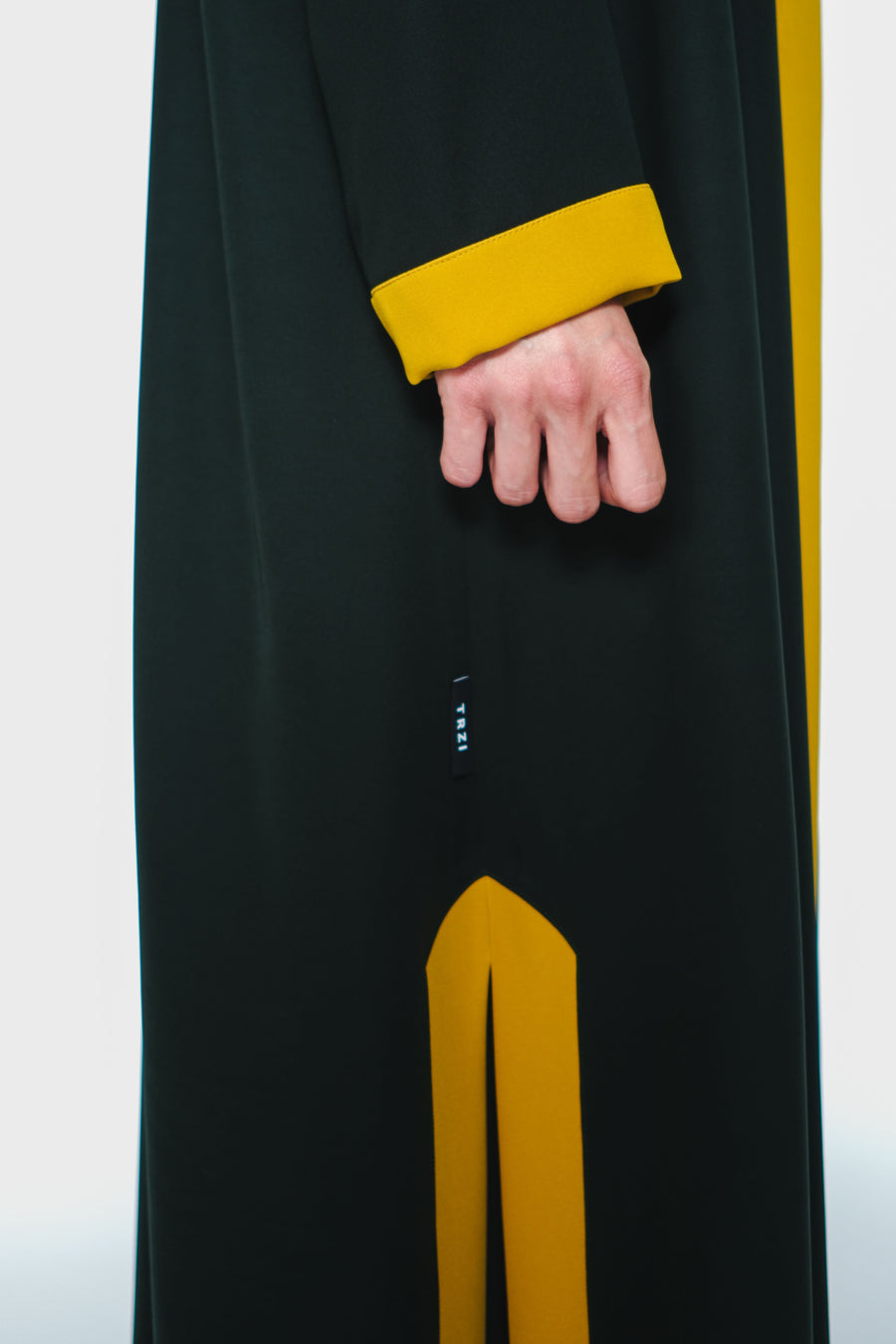 CONTRAST PANEL ABAYA
