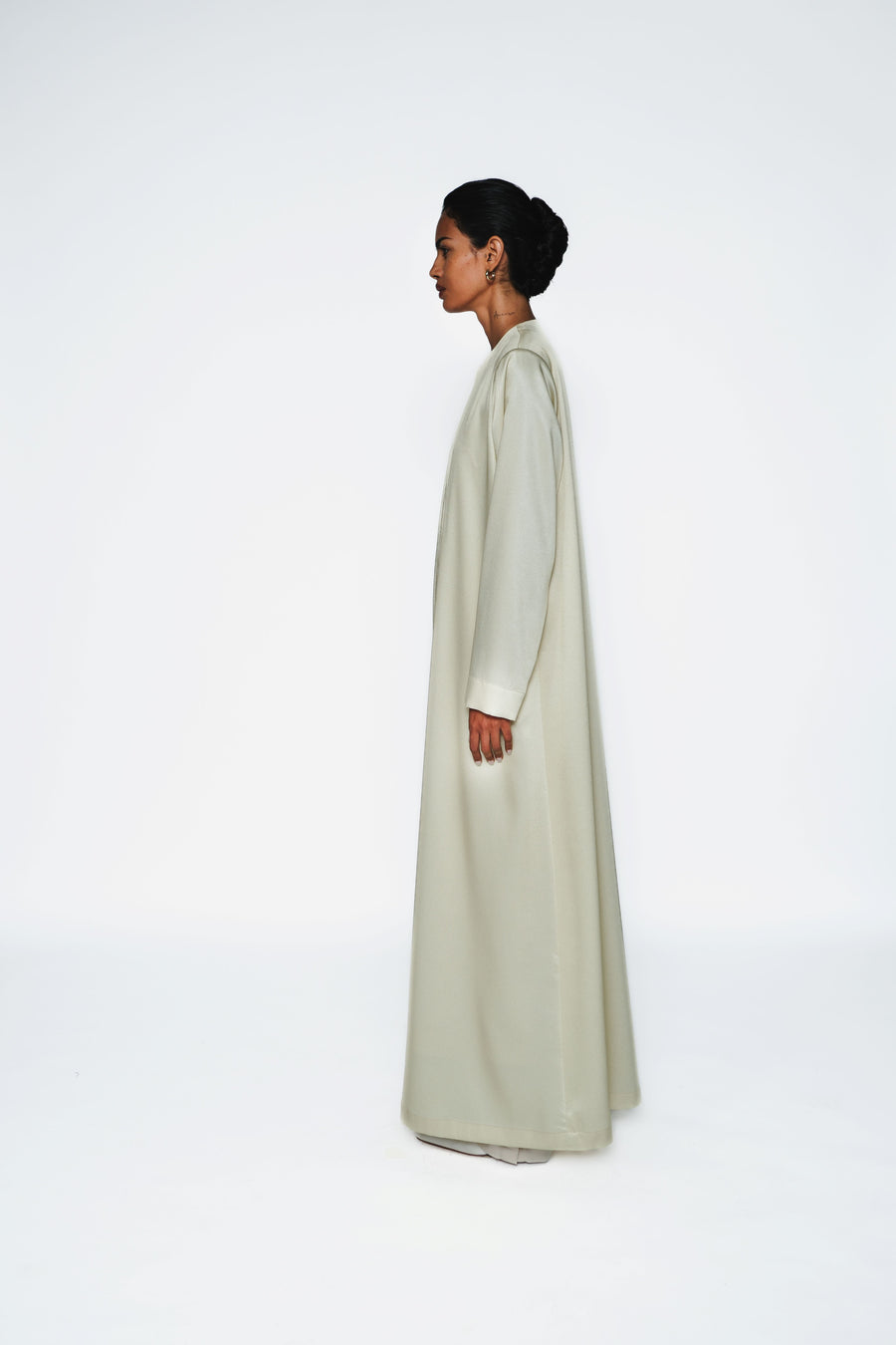 ROUND-NECKLINE PADDED SHOULDERS
