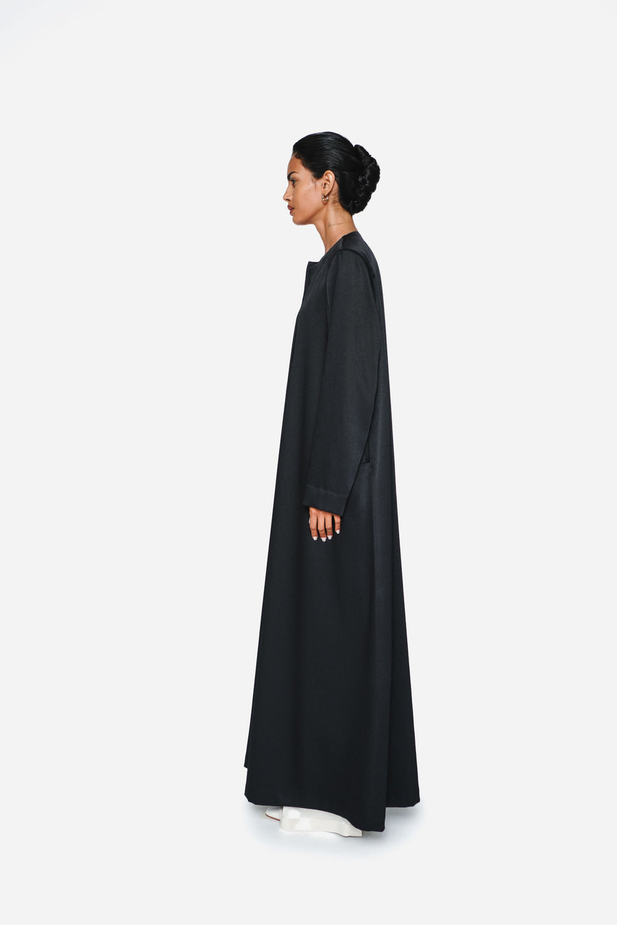 ROUND-NECKLINE PADDED SHOULDERS