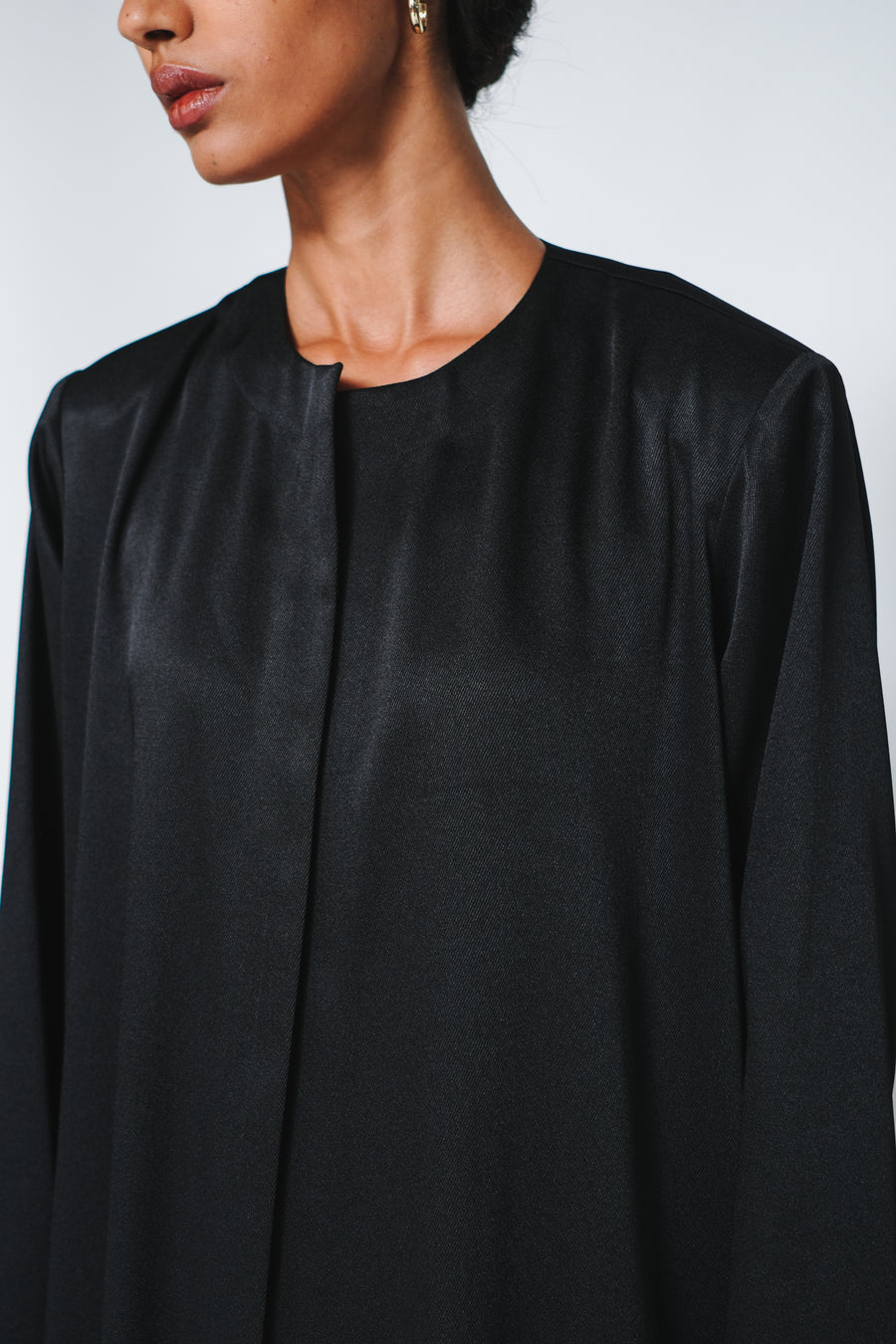 ROUND-NECKLINE PADDED SHOULDERS