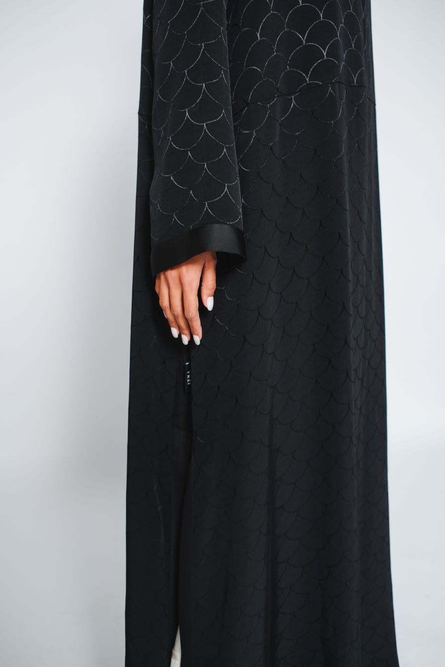 INVERTED SEMI-CIRCLE ABAYA